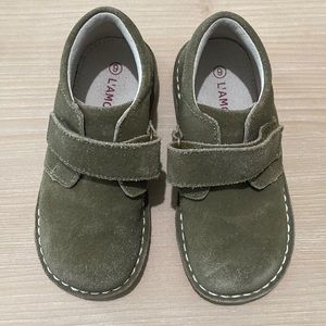 L’amour olive green boot with Velcro strap